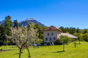 Отель Chambre d'Hôtes la Combe Fleurie, Сен-Бонне-Ан-Шамсор